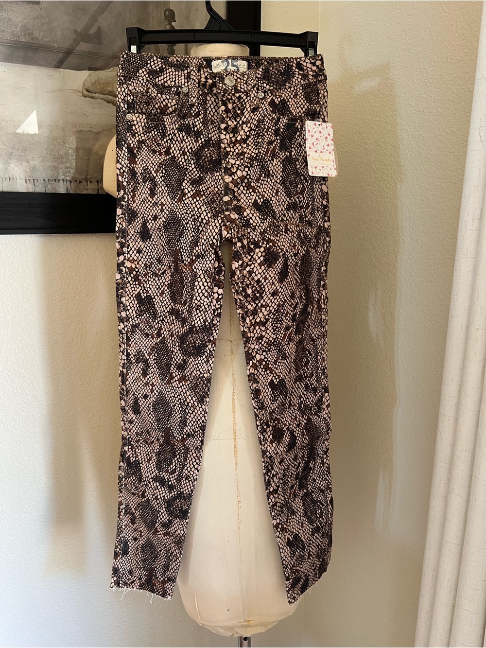 Free People snake skin pattern skinny jeans NWT